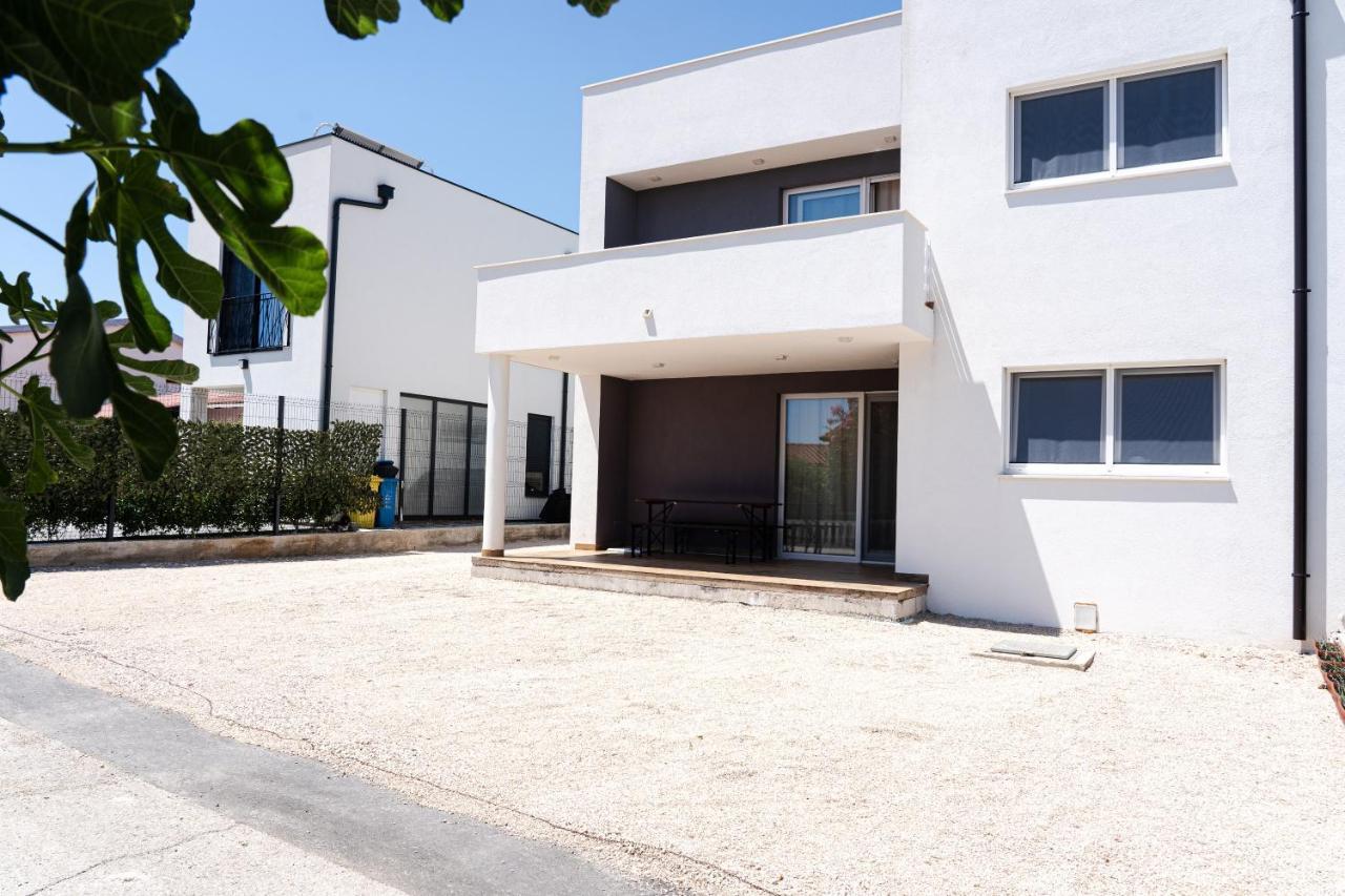Station 22 - Brand New Apartment With A Terrace And Private Parking Vir Zewnętrze zdjęcie