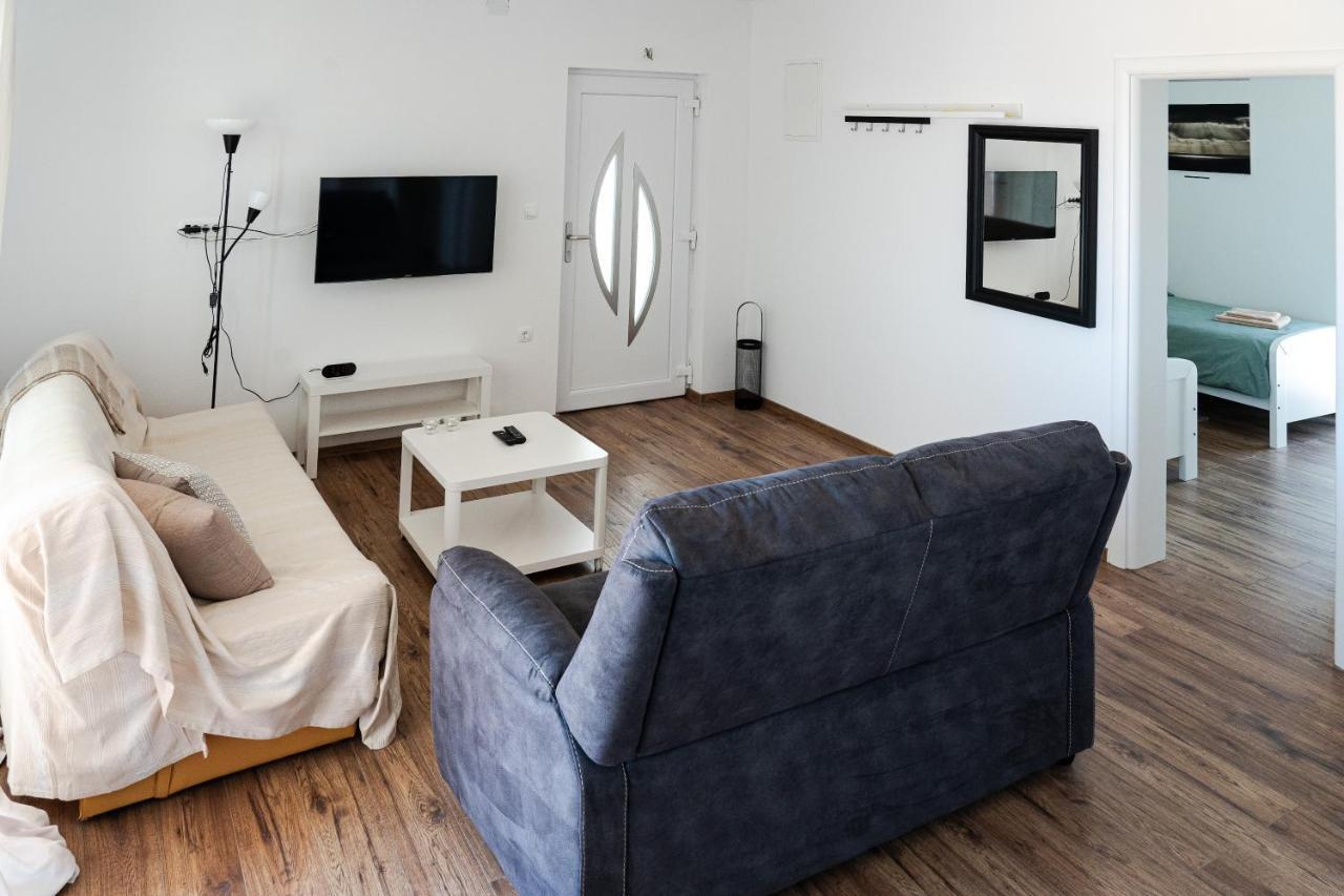 Station 22 - Brand New Apartment With A Terrace And Private Parking Vir Zewnętrze zdjęcie