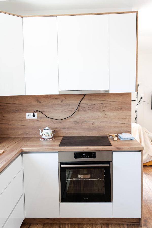 Station 22 - Brand New Apartment With A Terrace And Private Parking Vir Zewnętrze zdjęcie