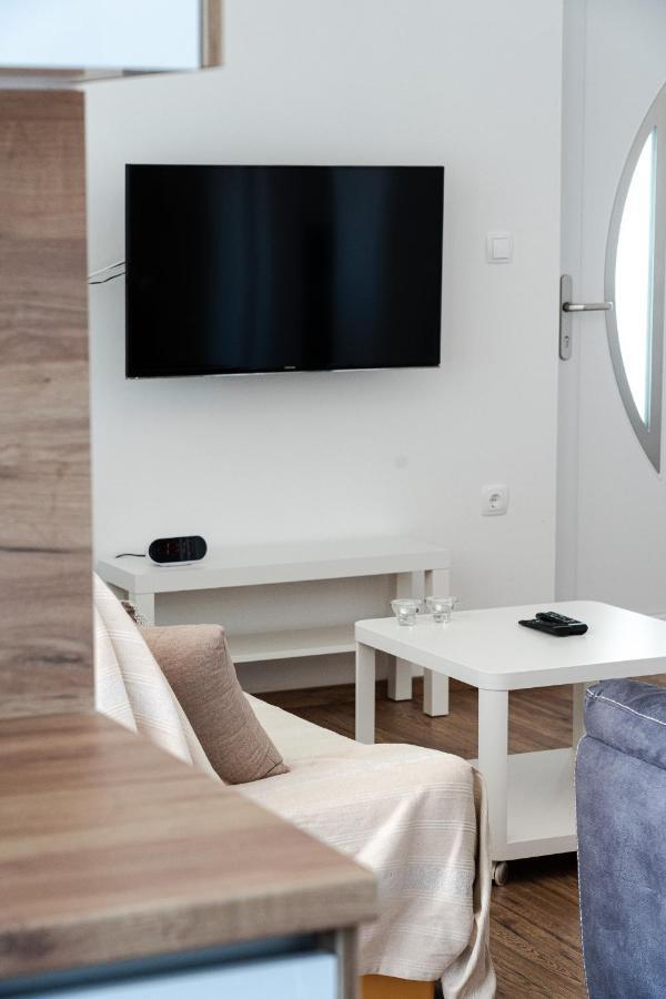 Station 22 - Brand New Apartment With A Terrace And Private Parking Vir Zewnętrze zdjęcie